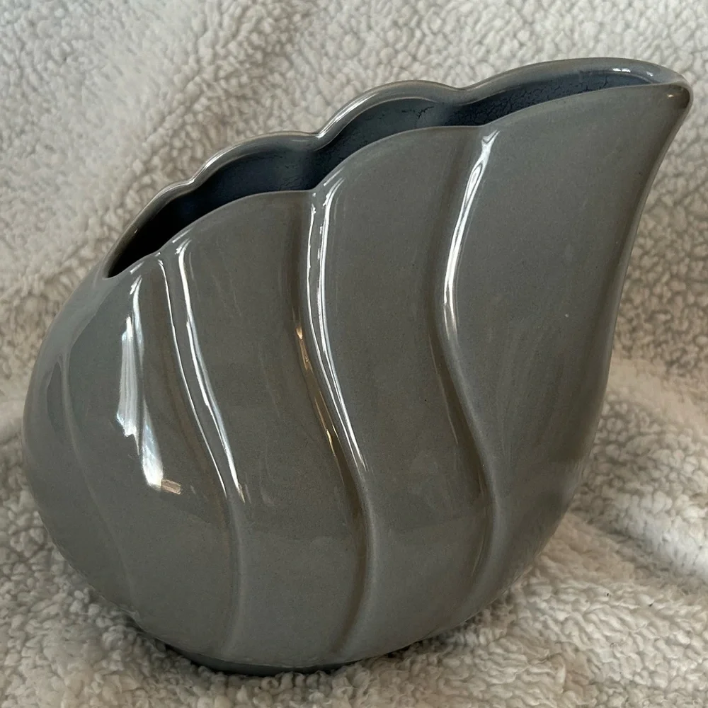 50%off w❤️ 80s Made in Taiwan  Small Art Deco Ceramic Vase Ridge Textured